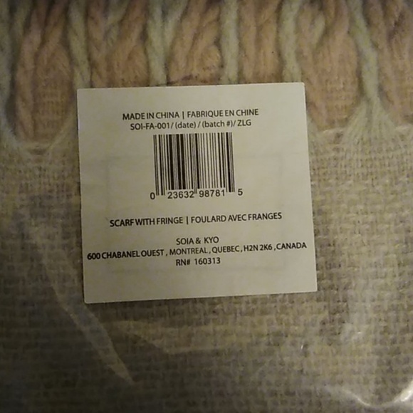 Soia & Kyo Scarf with fring - Picture 3 of 3